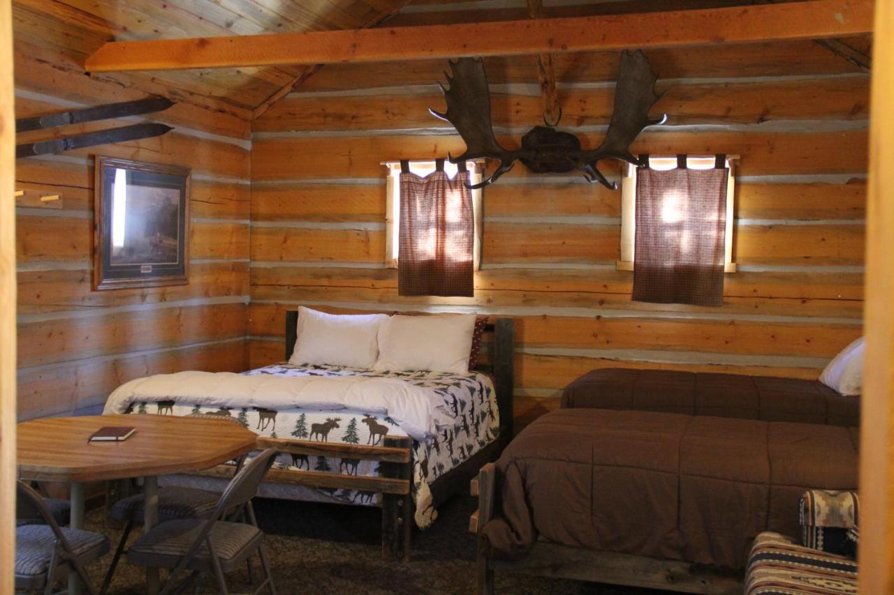 Sugar Loaf Lodge & Cabins Anaconda Bagian luar foto