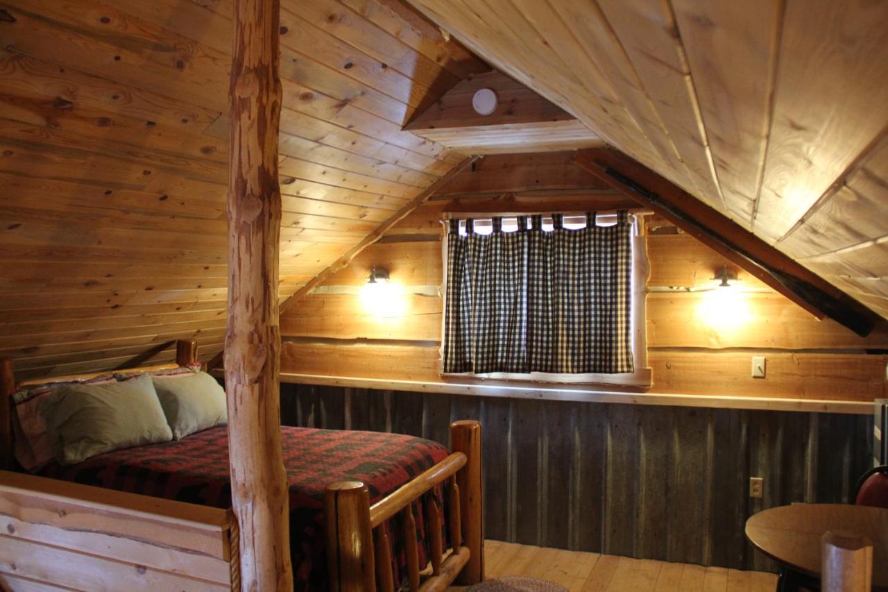 Sugar Loaf Lodge & Cabins Anaconda Bagian luar foto